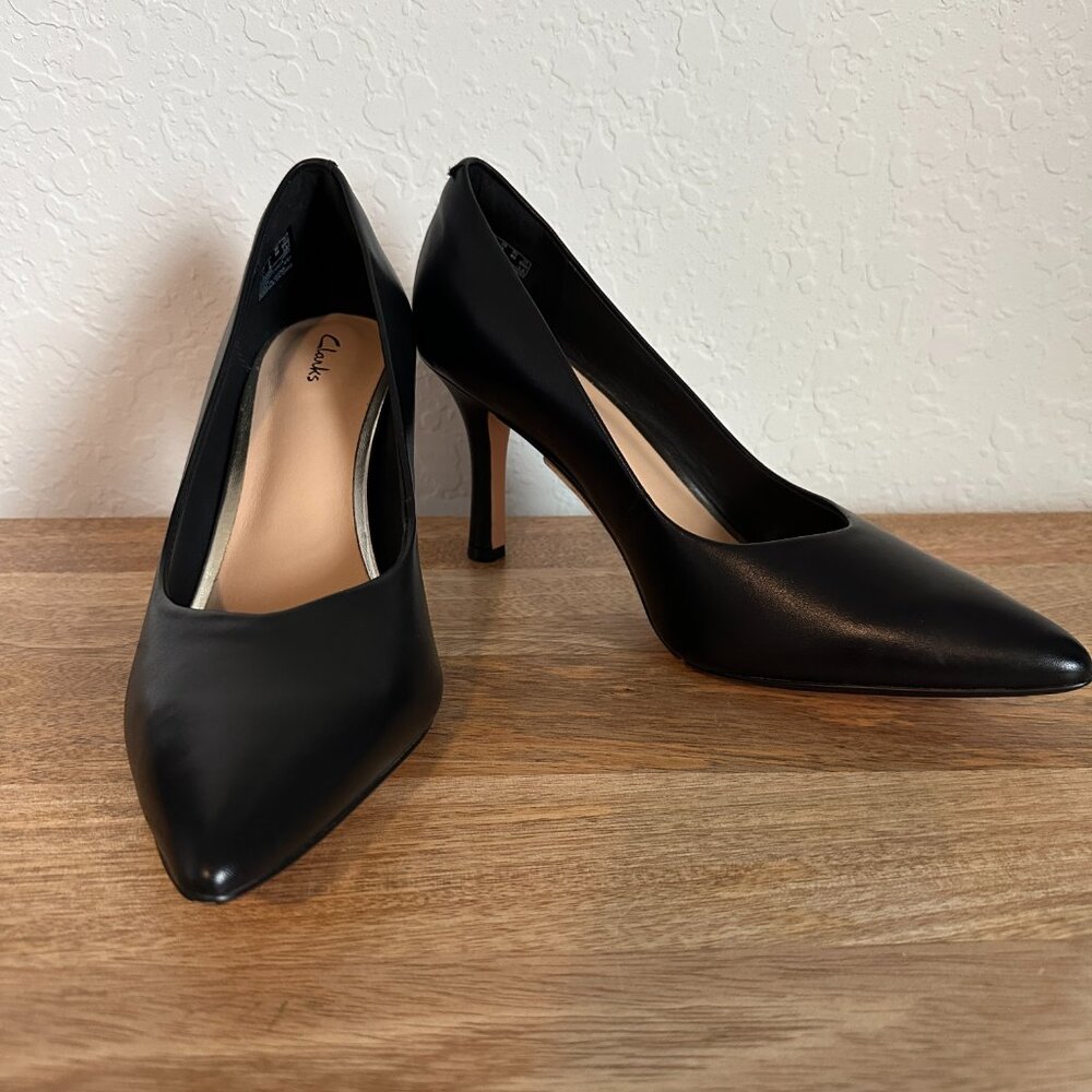 Clarks 9 M Violet 85 Court High Heel Black Leather Pointed Toe Dress Shoes